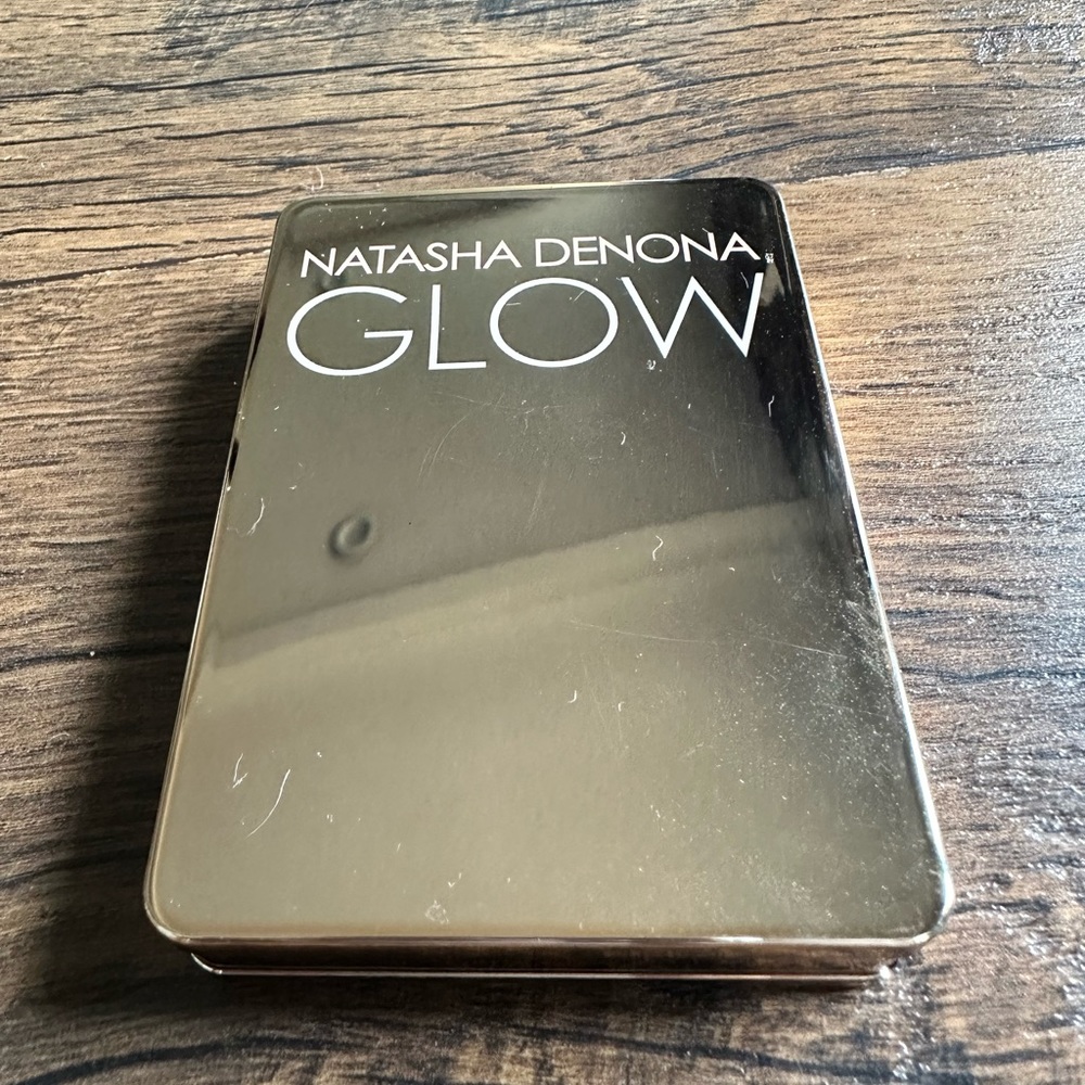 Natasha Denona All Over Glow face and body in color 03